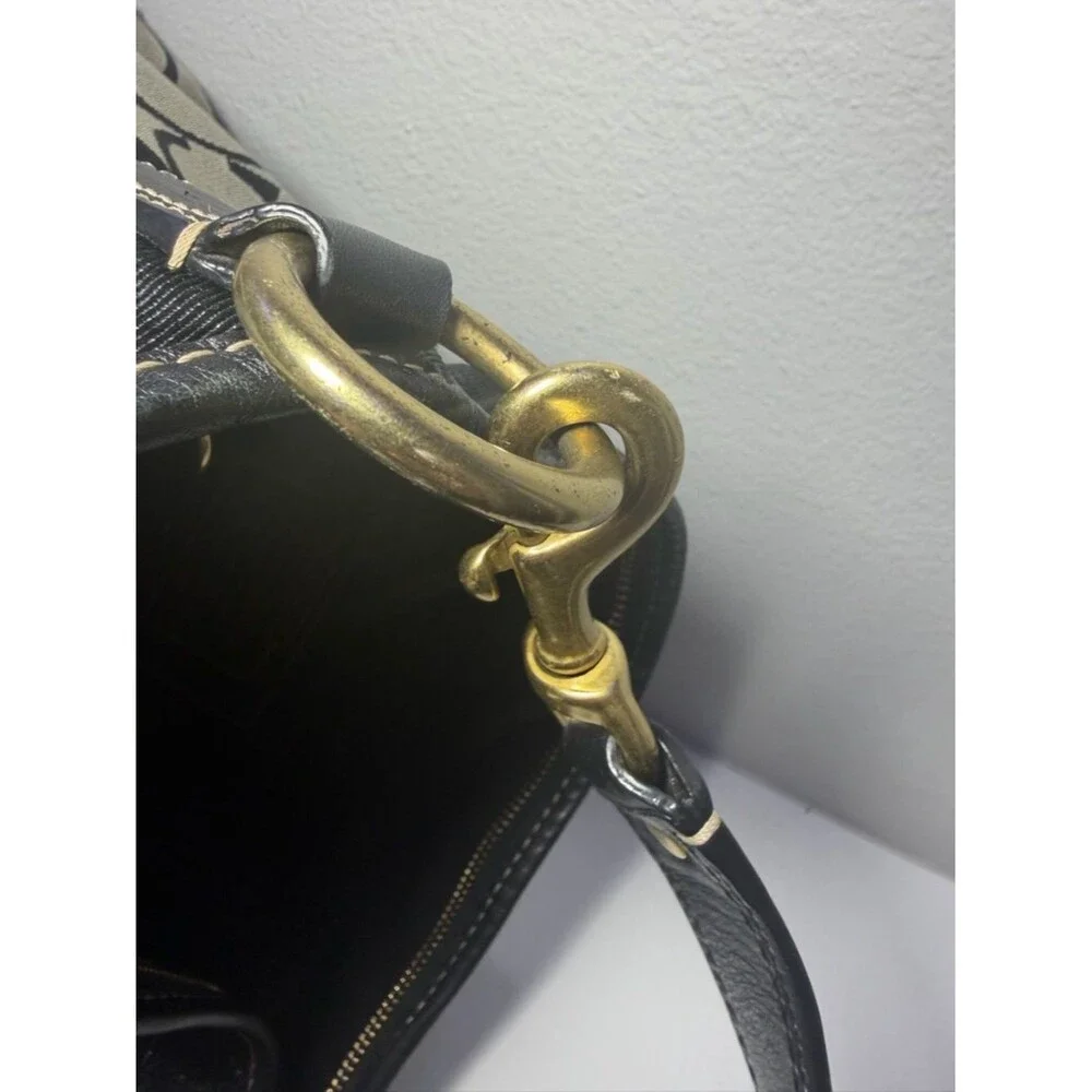 coach shoulder